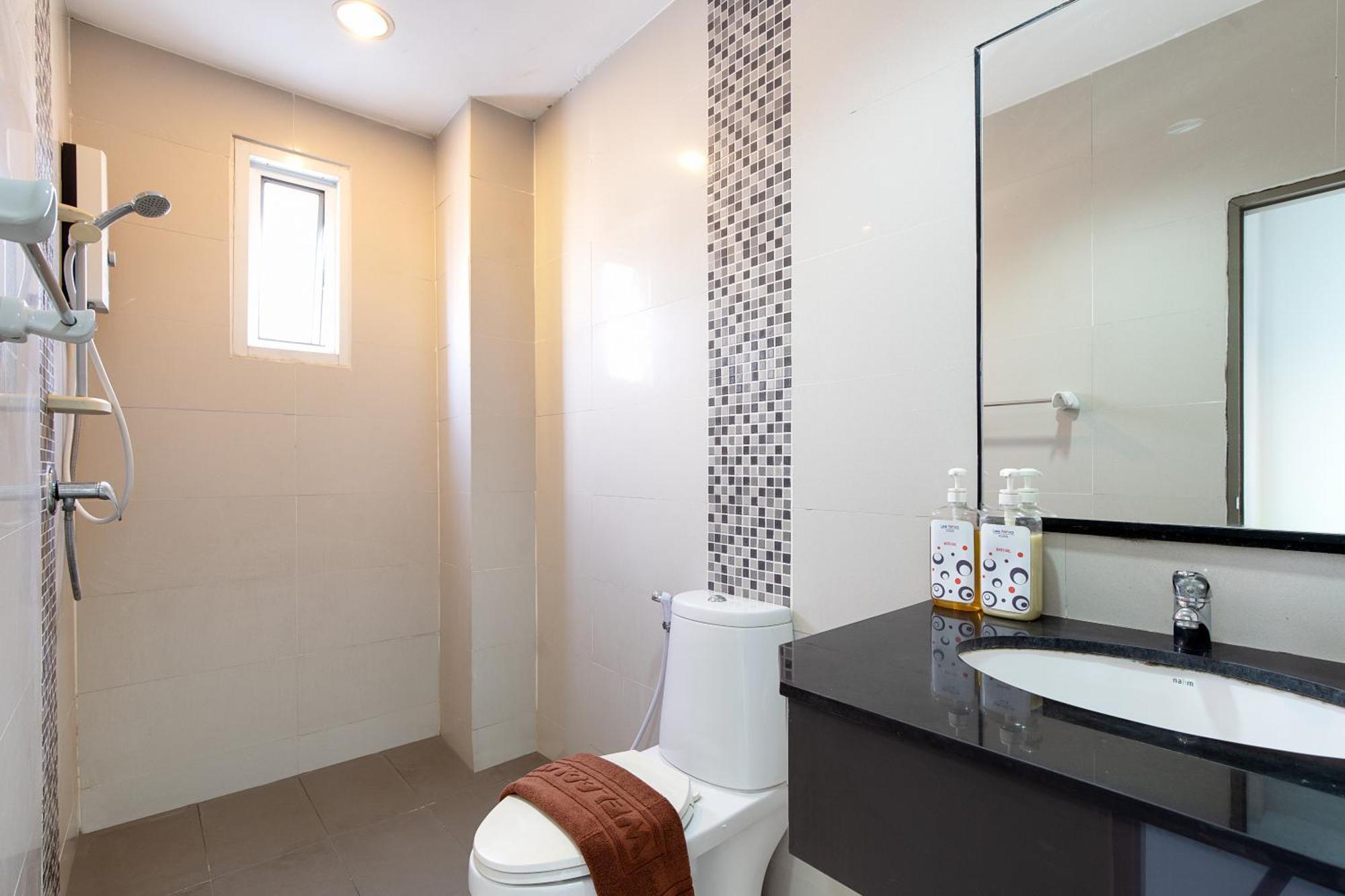 בנגקוק Leenova Place מראה חיצוני תמונה